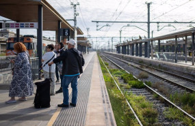 ep afectados por el corte de roda de ber en una estacion de tren a 1 de octubre de 2024 en barcelona