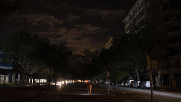 ep archivo   las calles de barcelona sin luz durante el apagon a 28 de abril de 2025