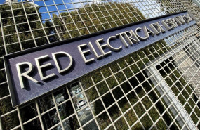 ep archivo   letrero del grupo red electrica de espana en su sede