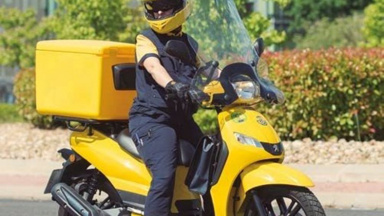 ep archivo repartidor de correos en moto ep archivo repartidor de correos en moto