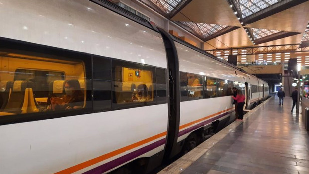 ep archivo   tren de media distancia 20230221145002