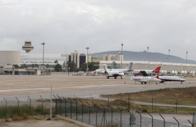 ep archivo   varios aviones en una de las pistas del aeropuerto de palma