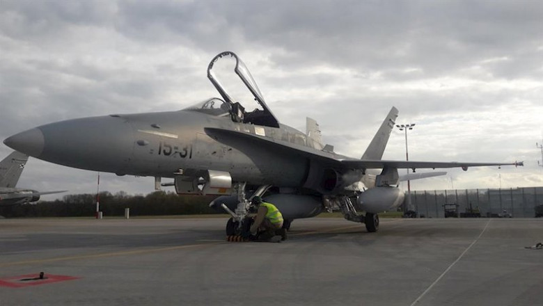 Avión F-18 del Ejército del Aire en Lituania en la misión de Policía Aérea del Báltico | EMAD ep avion f-18 del ejercito del aire en lituania en la mision de policia aerea del baltico