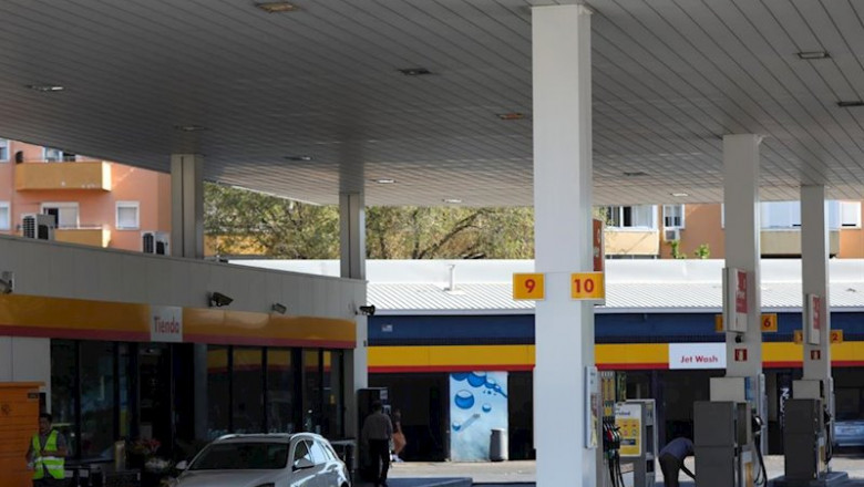 ep coches en una gasolinera de madrid