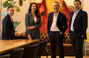 ep el chairman de kronos rui meneses ferreira la partner y directora territorial de algarve alda