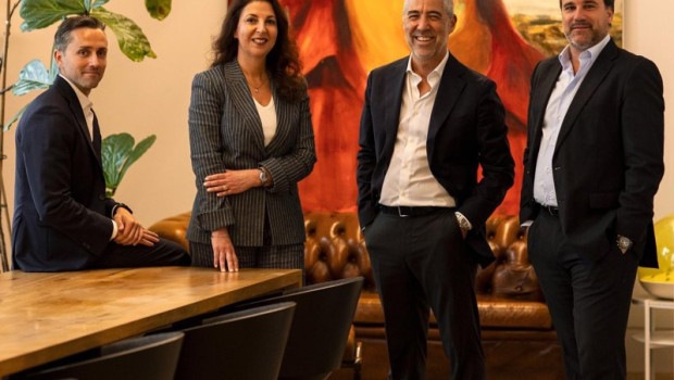 ep el chairman de kronos rui meneses ferreira la partner y directora territorial de algarve alda