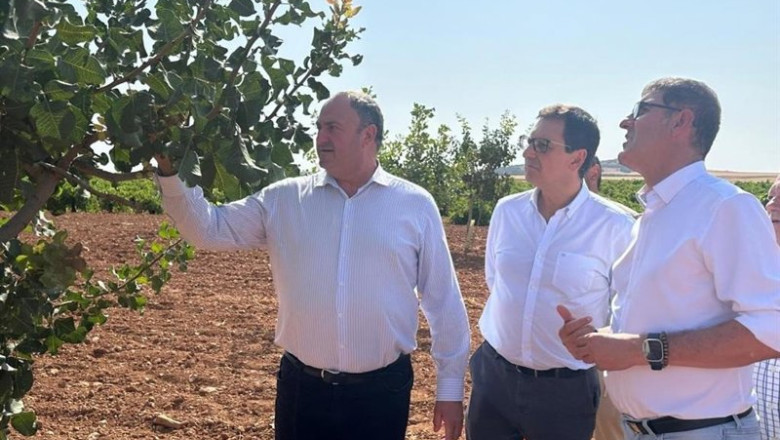 ep el consejero de agricultura ganaderia y desarrollo rural julian martinez lizan en la visita a la ep el consejero de agricultura ganaderia y desarrollo rural julian martinez lizan en la visita a la