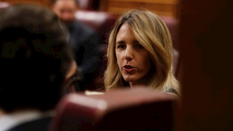 El líder del PP, Pablo Casado, y su portavoz parlamentaria Cayetana Álvarez de Toledo, en el Pleno del Congreso | Pool ep el lider del pp pablo casado y su portavoz parlamentaria cayetana alvarez de toledo en el pleno