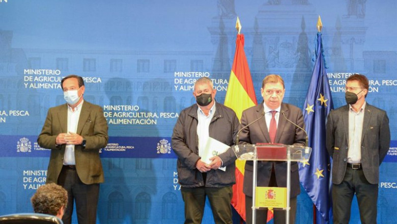 El ministro de Agricultura, Pesca y Alimentación, Luis Planas, se reúne con los representantes de Asaja, Coag y UPA | MAPA ep el ministro de agricultura pesca y alimentacion luis planas se reune con los representantes de