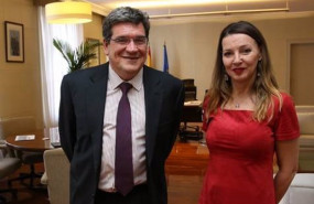 ep el ministro de inclusion seguridad socail y migraciones jose luis escriva y la secretaria general 20210105115909