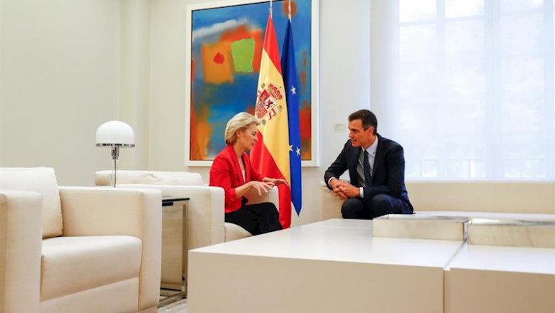 ep el presidente del gobierno en funciones pedro sanchez recibe en el palacio de la moncloa a la