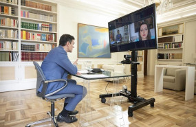 ep el presidente del gobierno pedro sanchez durante una videoconferencia con la lider de ciudadanos