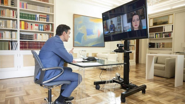 ep el presidente del gobierno pedro sanchez durante una videoconferencia con la lider de ciudadanos