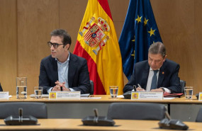 ep el vicepresidente primero y ministro de economia comercio y empresa carlos cuerpo y el ministro