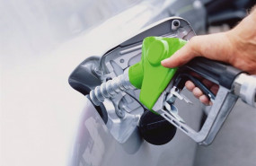 ep imagen de un coche repostando