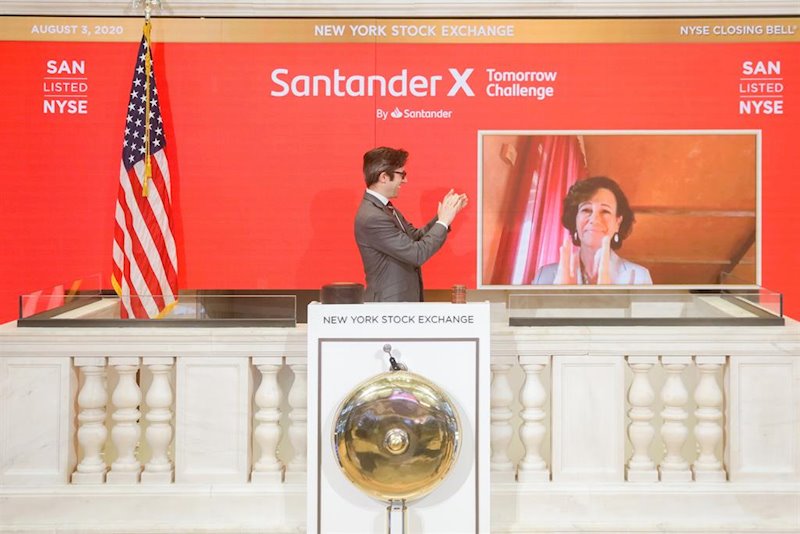 https://img5.s3wfg.com/web/img/images_uploaded/2/1/ep_la_presidenta_de_banco_santander_ana_botin_realizando_el_toque_de_campana_virtual_en_nyse.jpg
