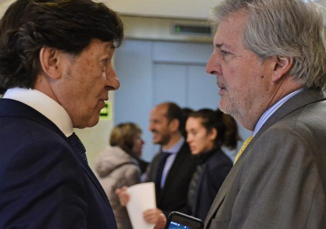 El ministro Íñigo Mendez de Vigo y José Ramón Lete | EUROPA PRESS ep ministro inigo mendezvigojose ramon lete