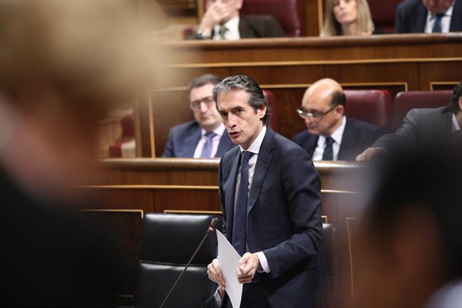 El ministro Iñigo de la Serna en la sesión de control en el Congreso | EUROPA PRESS ep ministro inigola sernala sesioncontrolcongreso