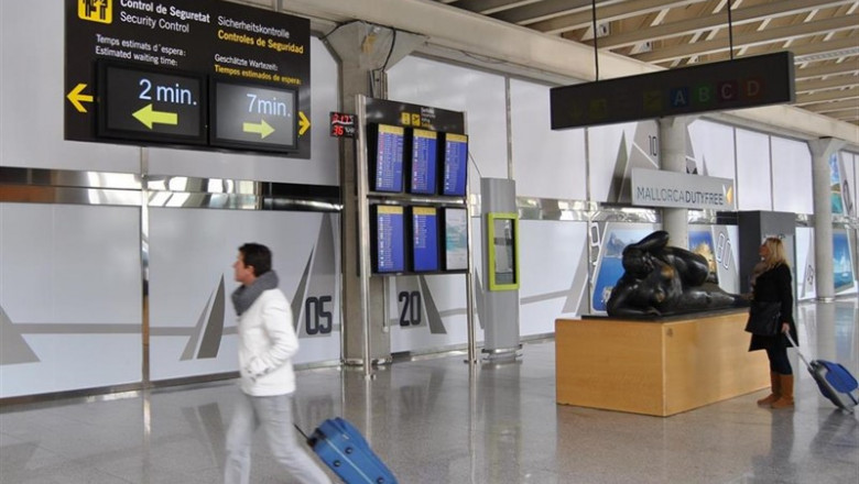 Paneles de información del aeropuerto de Palma, Son Sant Joan. | AENA - Archivo ep paneles de informacion del aeropuerto de palma son sant joan