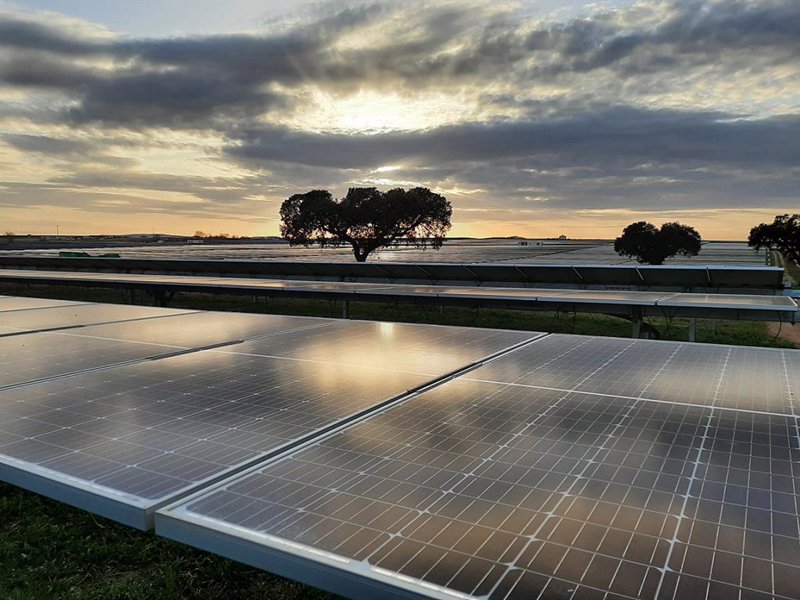 Iberdrola y FCC firman un acuerdo para el reciclaje industrial de paneles fotovoltaicos