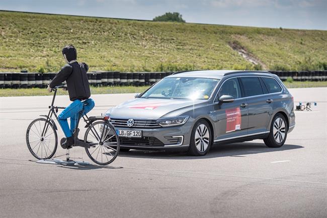 Sistema de frenado de emergencia con detección de ciclistas de Bosch | BOSCH ep sistemafrenadoemergenciadeteccionciclistasbosch