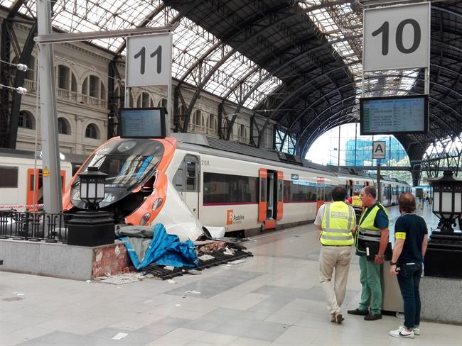 Tren de Rodalies accidentado en la estación de França | EUROPA PRESS ep trenrodalies accidentadola estacionfrana
