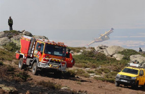 ep un camionbomberosun vehiculolas brigadas forestalesla comunidadmadridtrabajanincendiomirafloresdegranja