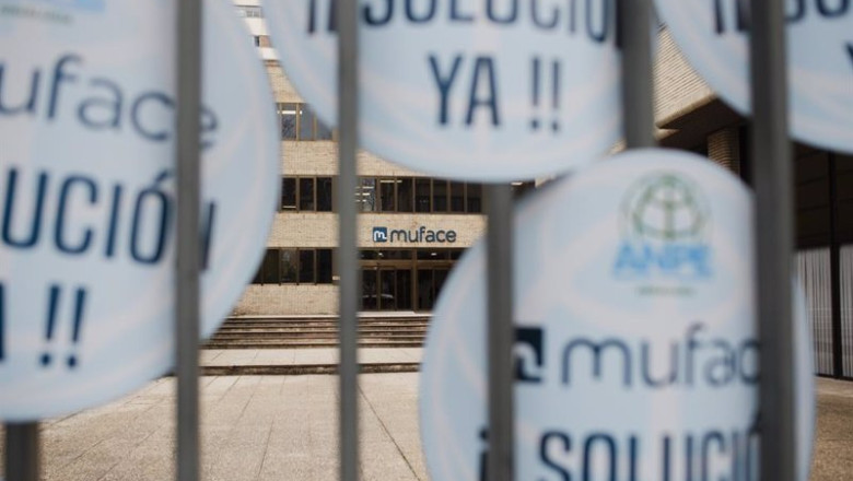 ep varias personas durante una concentracion frente a la sede central de muface a 22 de enero de ep varias personas durante una concentracion frente a la sede central de muface a 22 de enero de