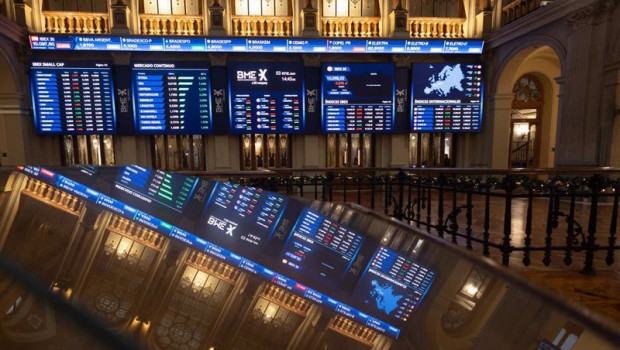 ep varios paneles del ibex 35 en el palacio de la bolsa a 3 de enero de 2024 en madrid espana