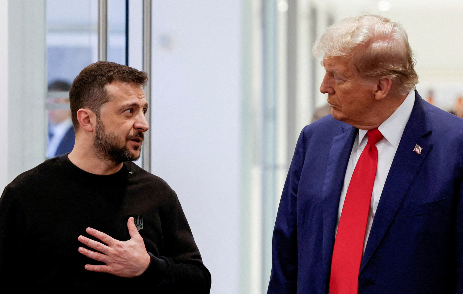 le president americain donald trump et le president ukrainien volodimir zelensky 