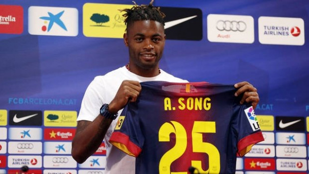 ep alex song presentado con el fc barcelona