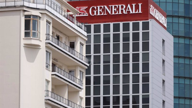 ep archivo   fachada con el logo de generali