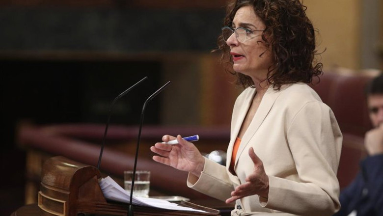ep archivo   la portavoz del gobierno y ministra de hacienda maria jesus montero interviene en el