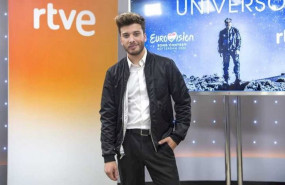 ep blas canto durante la presentacion de universo
