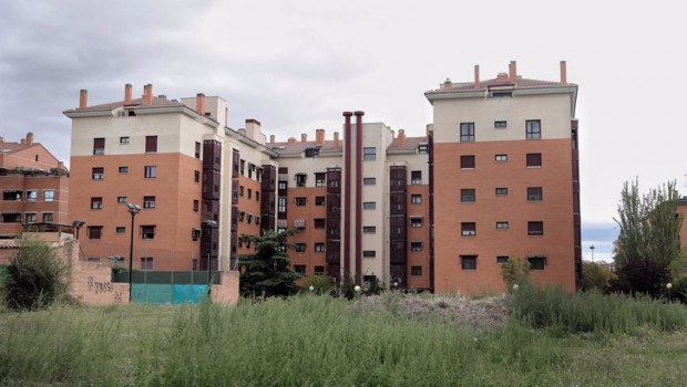 ep bloques de edificios habitados en la capital el mismo dia en que el gobierno de coalicion ha