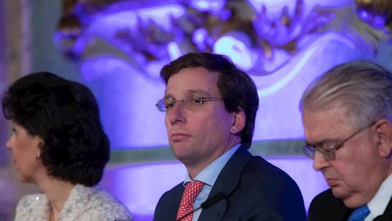 El alcalde de Madrid (2i) José Luis Martínez-Almeida y el presidente del Tribunal Constitucional, Juan José González Rivas, durante la entrega del XXV Premio Pelayo en el Casino de Madrid el 14 de noviembre de 2019. | Jesús Hellín - Europa Press ep el alcalde de madrid 2i jose luis martinez-almeida y el presidente del tribunal constitucional