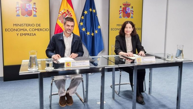 ep el secretario de estado de economia israel arroyo y la presidenta del consejo general del