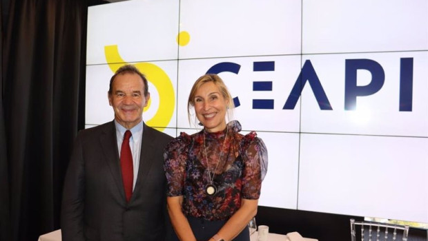 ep el secretario general iberoamericano segib andres allamand junto a la presidenta de ceapi nuria