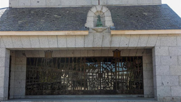 ep entrada al panteon de mingorrubio en el pardo madrid donde con bastante probabilidad sera