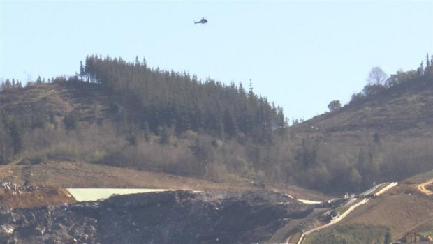 ep helicoptero sobre el vertedero de zaldibar