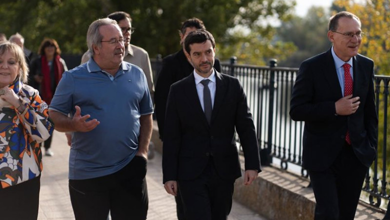 (I-D) El alcalde de Zamora, Francisco Guarido, el ministro de Derechos Sociales, Consumo y Agenda 2030, Pablo Bustinduy, y el subdelegado del Gobierno, Ángel Blanco García, durante la inauguración de la nueva temporada del programa de turismo del Imserso. | Emilio Fraile - Europa Press ep i d el alcalde de zamora francisco guarido el ministro de derechos sociales consumo y agenda 2030