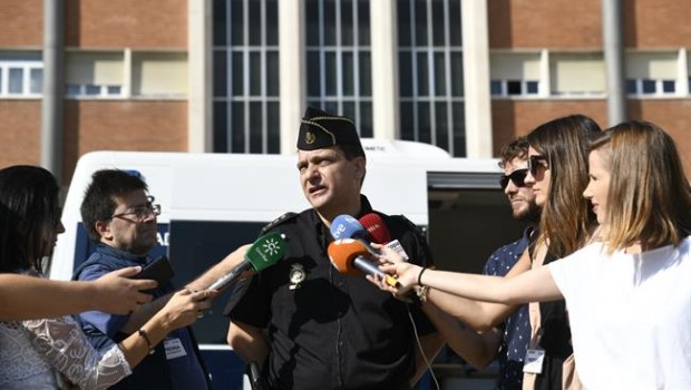 ep la policia nacional presenta diez unidades movilesreforzarfronteras t