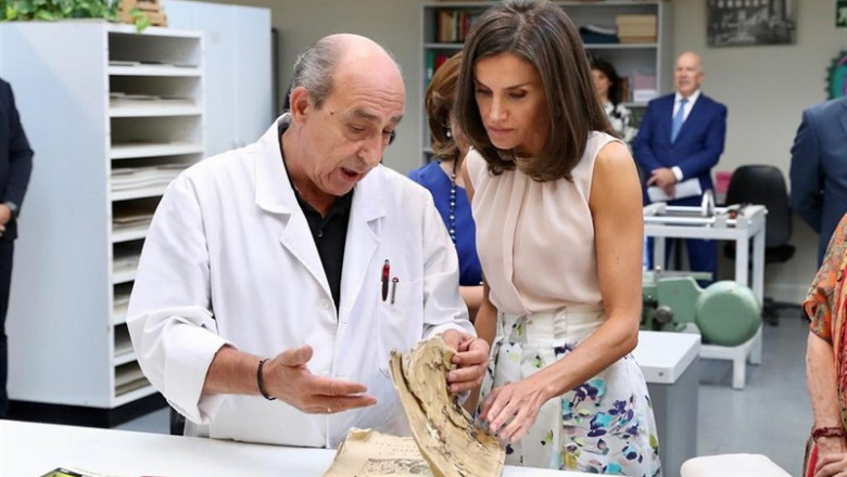 La Reina Letizia en la Biblioteca Nacional de España | BIBLIOTECA NACIONAL DE ESPAÑA ep la reina letiziala biblioteca nacionalespana