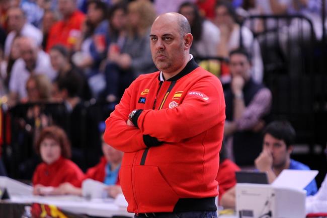 ep lucas mondelo seleccionador nacional femeninobaloncesto