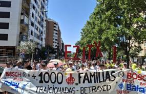 ep manifestacion en contra del cierre de la planta de bsh en esquiroz