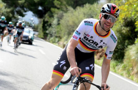 ep maximilian schachmann del equipo bora-hansgrohe en plena carrera