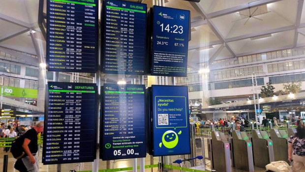 ep pantallas de informacion al pasajero en el aeropuerto de malaga costa del sol 1