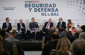 ep representantes de indra gmv ministerio de defensa navantia y escribano de izquierda a derecha en