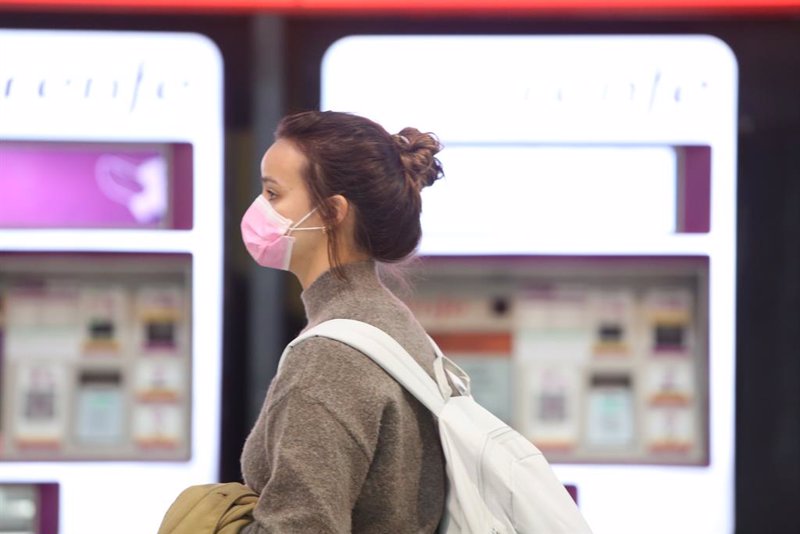 España supera los 70.000 muertos y registra la cifra de contagios más baja desde agosto