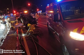 ep vehiculo volcado en el accidente de trafico en la a 12 en zizur mayor